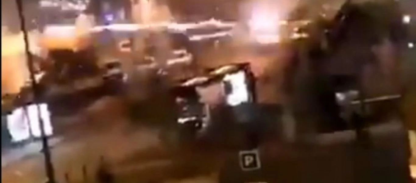 Πρωτοφανής πολιορκία 40 οπλισμένων άγνωστων σε αστυνομικό τμήμα σε προάστιο του Παρισιού! (βίντεο)